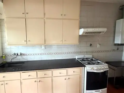Departamento en Alquiler en Villa Real, $ 700.000