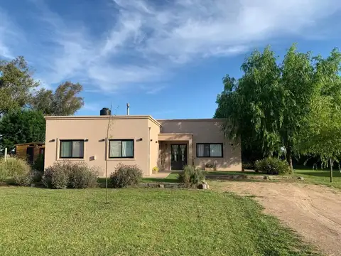 CASA QUINTA EN VENTA BARRIO SAKURA 3 CON PILETA