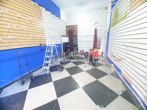 Local Comercial en EXCELENTE UBICACIÓN