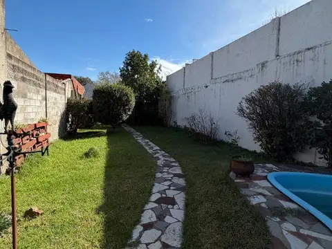 Av. Alsina 100