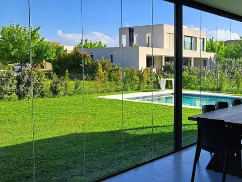 Acacias, Puertos del Lago 100