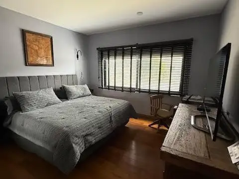 Casa en Alquiler de 4 dormitorios