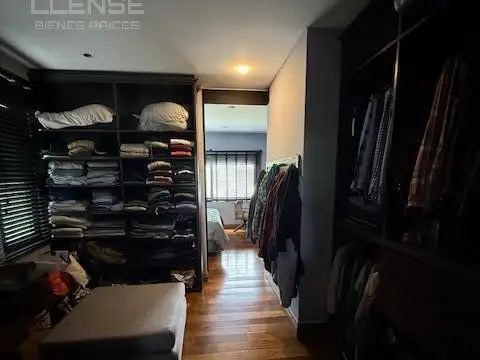 Casa en Alquiler con 2 cocheras