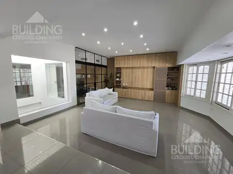 Casa 6 ambientes con 4 baños