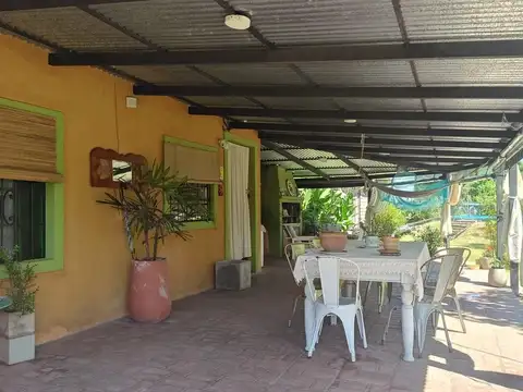 Casa quinta equipada en Barrio Los Robles.