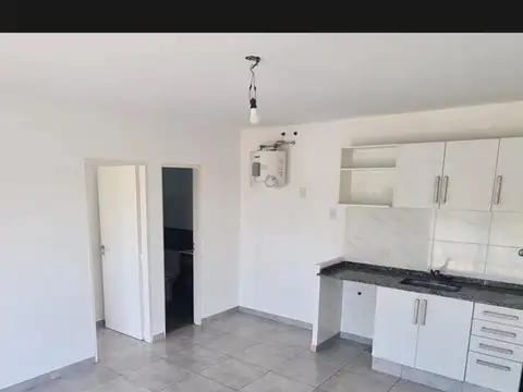 DEPARTAMENTO DOS AMBIENTES AL FRENTE CON BALCON