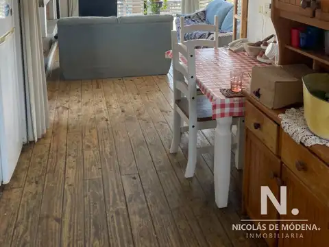 Vende Local en La Barra, Punta dle Este con 1 dormitorio.