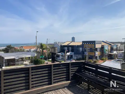 Vende Local en La Barra, Punta dle Este con 1 dormitorio.