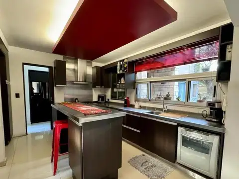 Casa 5 ambientes con 5 baños
