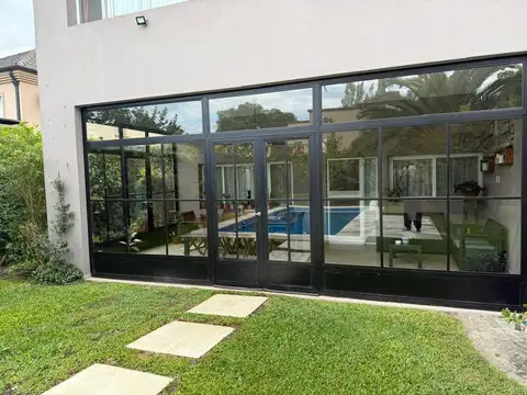 Casa en Venta con 7 cocheras