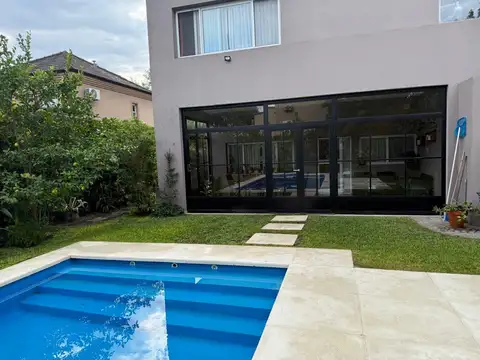 Casa 5 ambientes con 2 baños