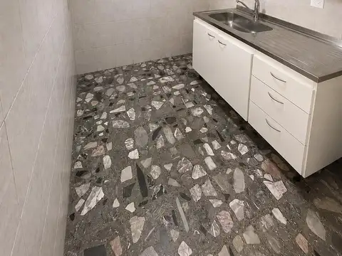 Oficina 3 ambientes con 1 baño