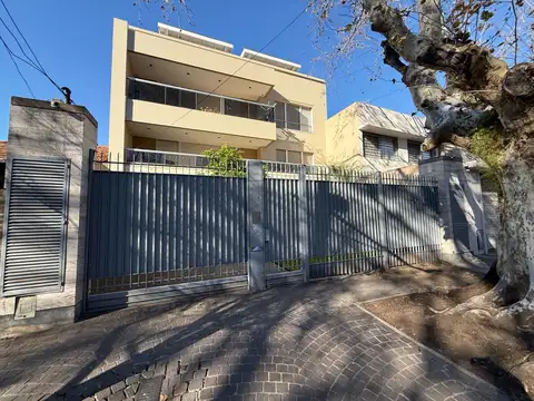 TRES DEPTOS EN VENTA EN BLOCK EN BARRIO INGLES TEMPERLEY