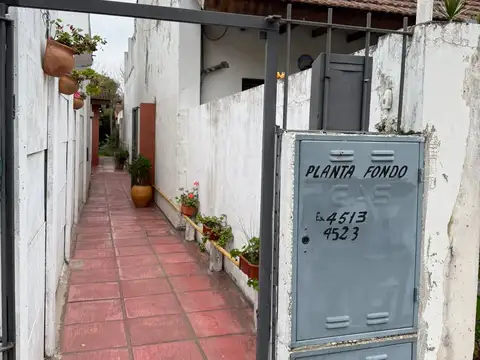 Alquiler. PH atras de 3 amb con amplio fondo libre