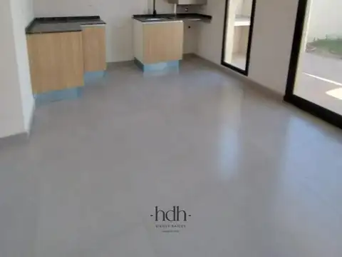 Casa 5 ambientes con 2 baños