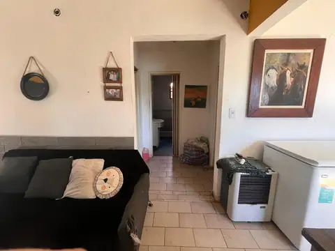 Casa 4 ambientes con 1 baño