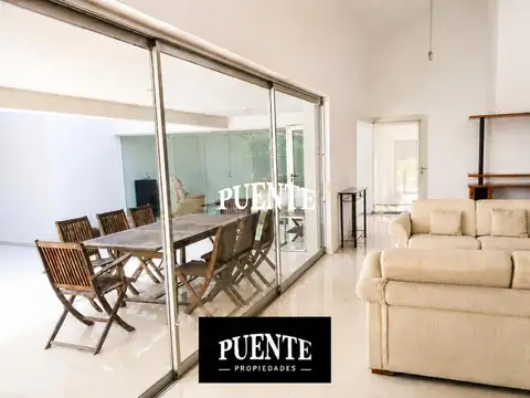 Casa toda en Planta Baja en St. Thomas Sur