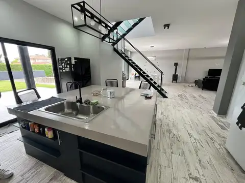 Casa en Venta en El Centauro, USD 250.000