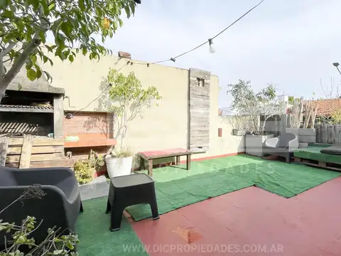 Depto Tipo Casa 5 ambientes con 2 baños