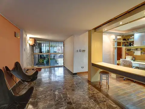 Casa 5 ambientes con 2 baños