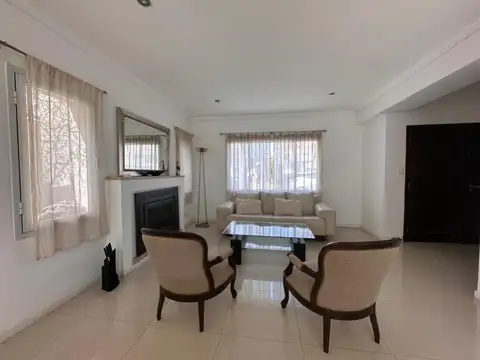Casa en Alquiler Anual con Muebles - Castores Nordelta