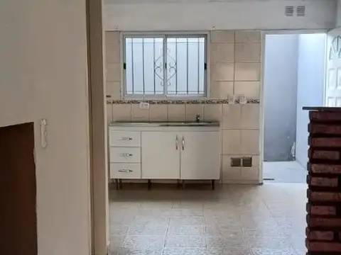 Departamento en Alquiler en Isidro Casanova, $ 550.000