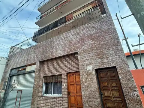 Carlos Casares  al 4200