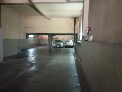 Venta cochera fija y cubierta, en Villa Crespo