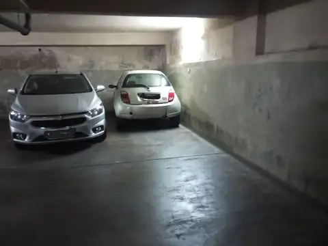 Venta cochera fija y cubierta, en Villa Crespo