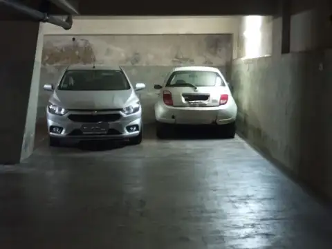 Venta cochera fija y cubierta, en Villa Crespo