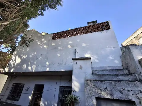 Depto Tipo Casa 4 ambientes con 2 baños
