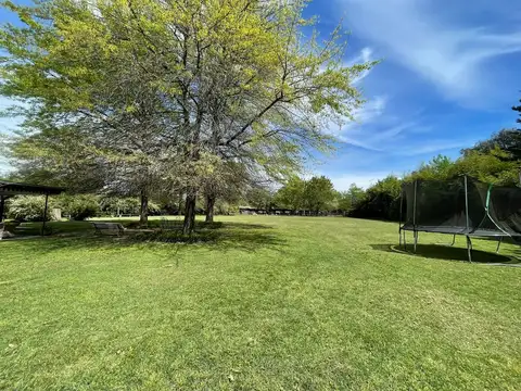 Quinta en Venta con 2 cocheras