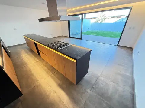 Depto Tipo Casa en Venta de 4 ambientes