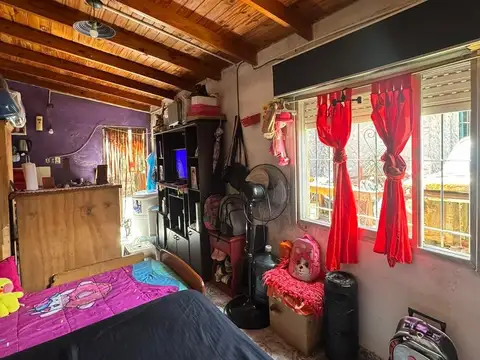 Casa 2 ambientes con 1 baño