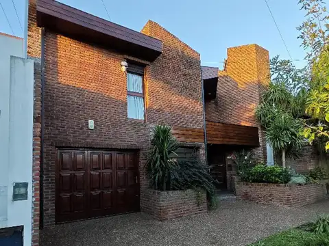 Casa en Venta - 3 Dormitorios 2 Baños - 202mts - Mar Del Plata