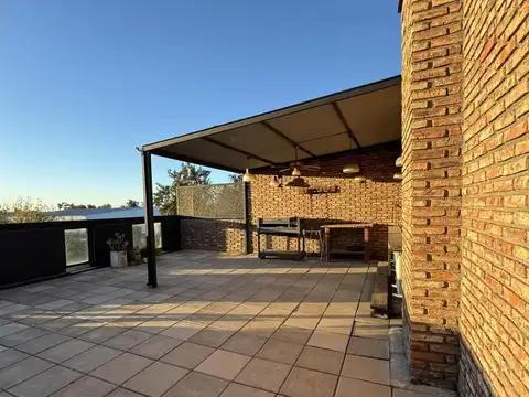 Entre Ríos e/ Bouchard y Uruguay