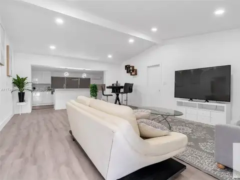 Casa en venta - 3 Dormitorios 2 Baños - Boynton Beach
