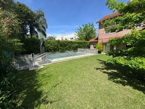 Casa 5 ambientes con 2 baños