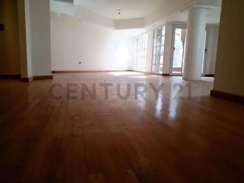 Departamento 7 ambientes con 5 baños