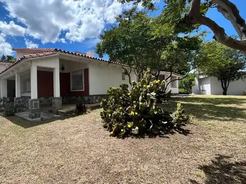 VENTA CASA 4 DOR 2 BAÑOS PARQUE EN VALLE HERMOSO