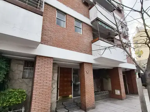 Navarro 4700, Piso 8