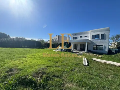 Casa en Venta de 4 dormitorios