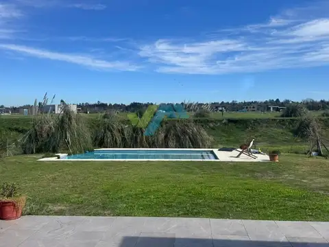 Venta de casa en una planta con pileta - Naudir Aguas Privadas