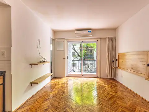 Monoambiente con balcón al frente en alquiler en Palermo