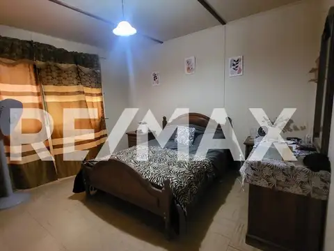 Casa en Alquiler con 1 cochera