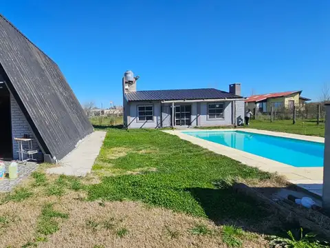 Casa Quinta con Pileta y Quincho/ Florencio Varela