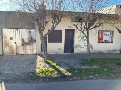 Amplio inmueble a refaccionar