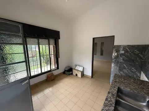 Casa 3 ambientes con 1 baño