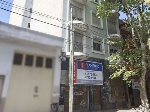 Edificio 5 pisos -16 deptos - pileta cubierta -  cocheras - 1800 m2