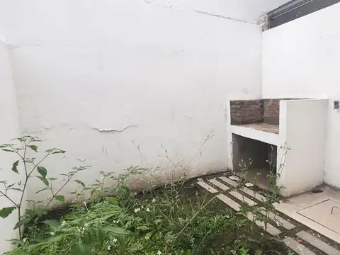 Depto Tipo Casa 3 ambientes con 2 baños